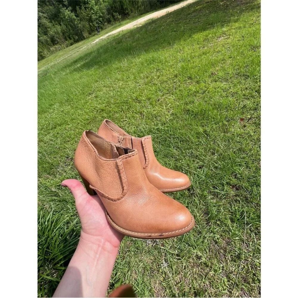JACK ROGERS leather Kyle pull on boots/booties size 6 1/2